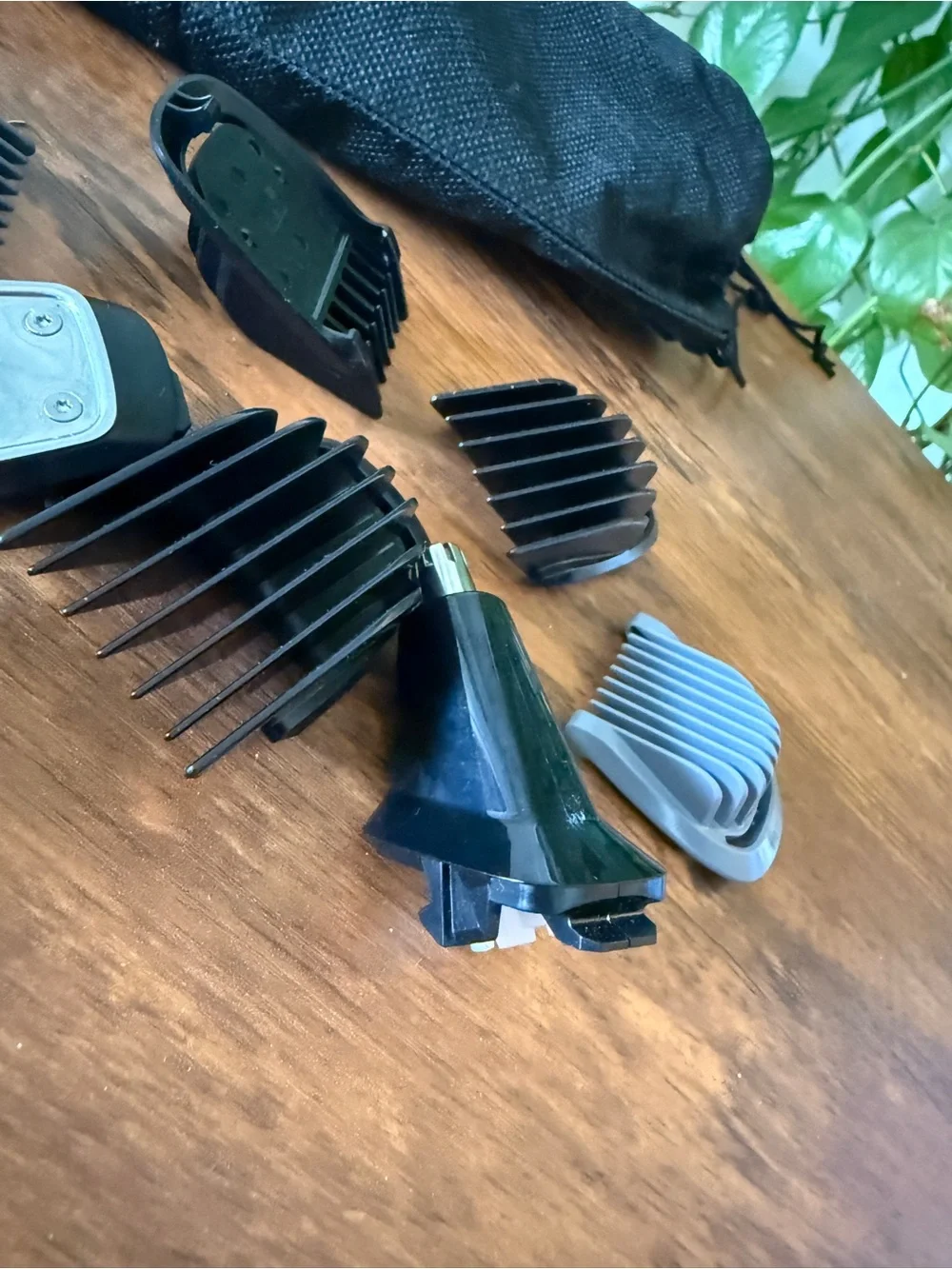 Philips Black Grooming Attachments with Storage Pouch